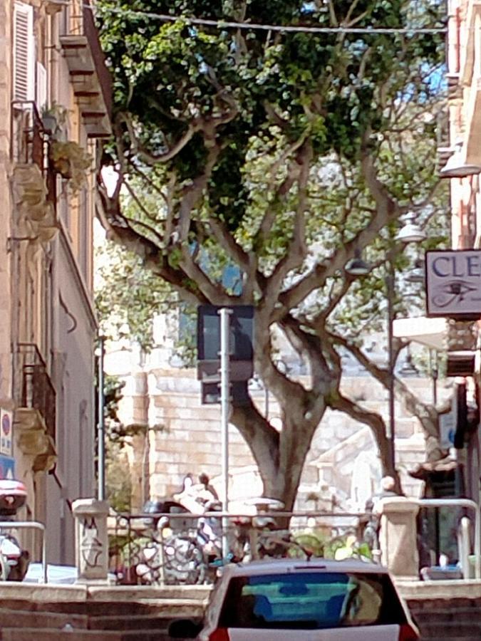 Appartamento Centro Storico Al Bastione Cagliari Luaran gambar